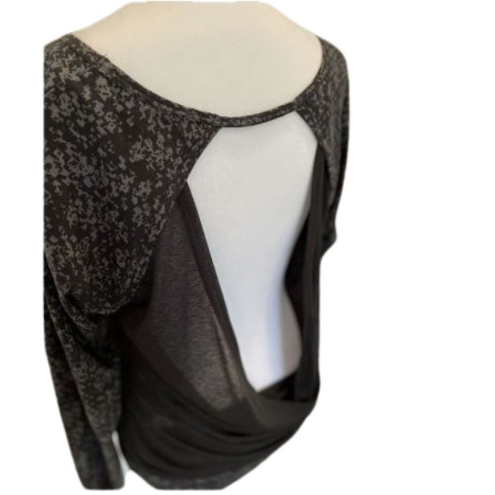 2/$30 Lole Women's Gray/Black Athletic Long Sleeve Open Back workout top tunic